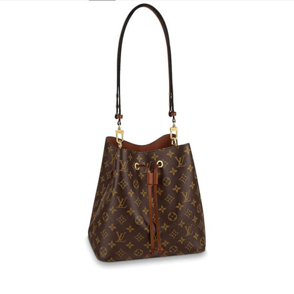  ★偽物フェミニンさが際立つアイコンバッグ M44020